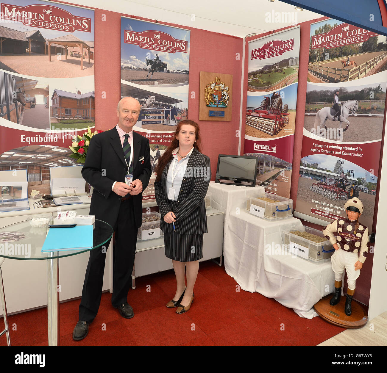 Il Martin Collins Enterprises stallo. Le bancarelle di Buckingham Palace offrono il meglio di cibo e bevande, design e tecnologia, case e giardini e stili inglesi, attività e passatempi durante il festival dell'incoronazione Foto Stock