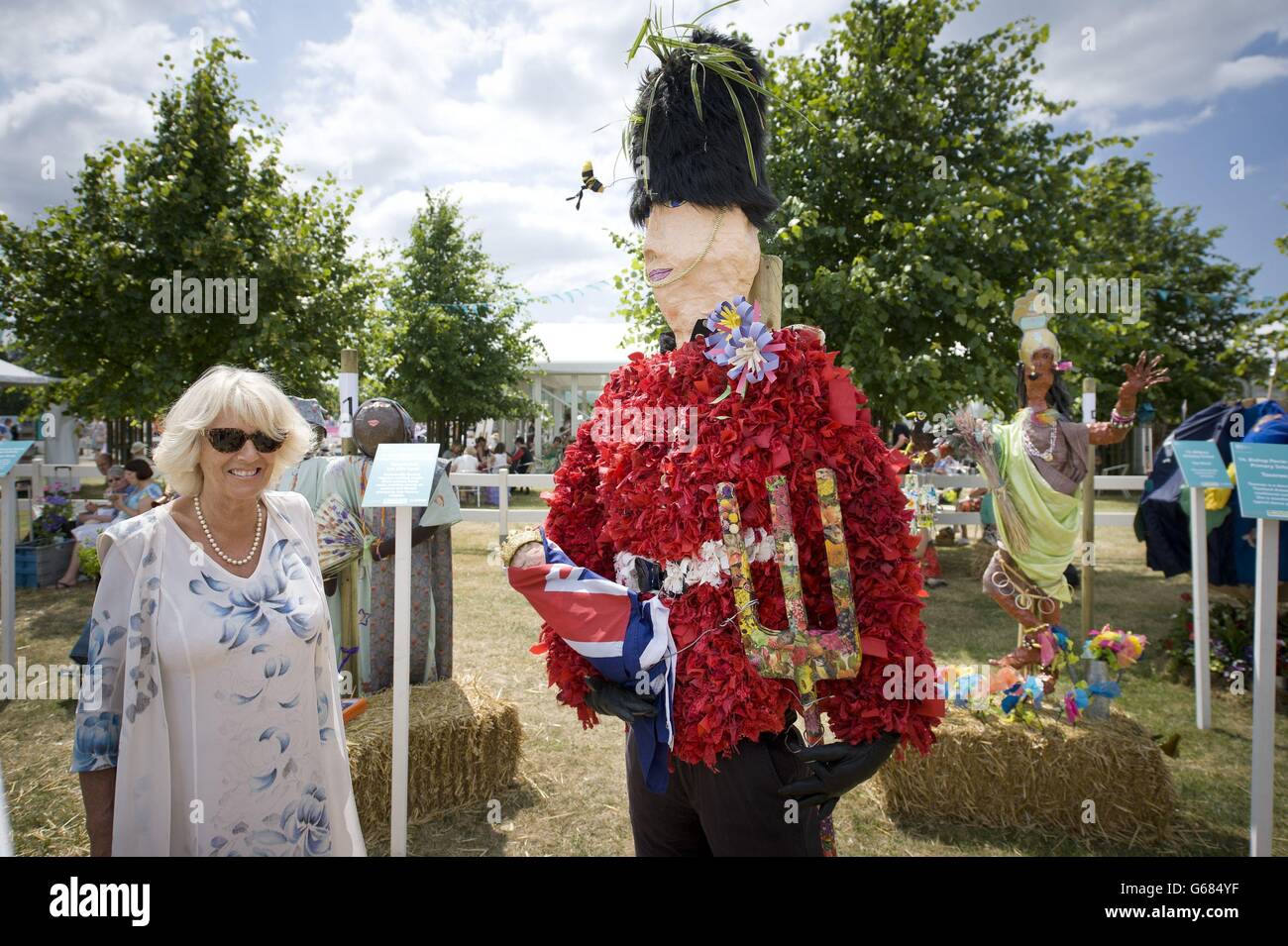 La duchessa di Cornovaglia visita Hampton Court flower show Foto Stock