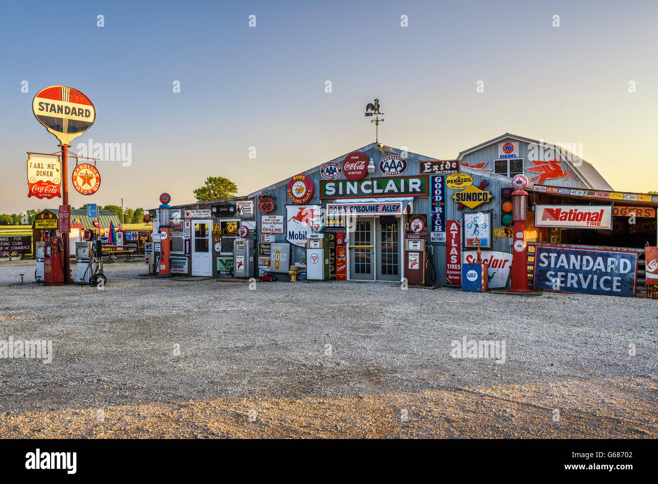 Bob Vicolo di benzina sulla storica Route 66 in Cuba, Missouri Foto Stock