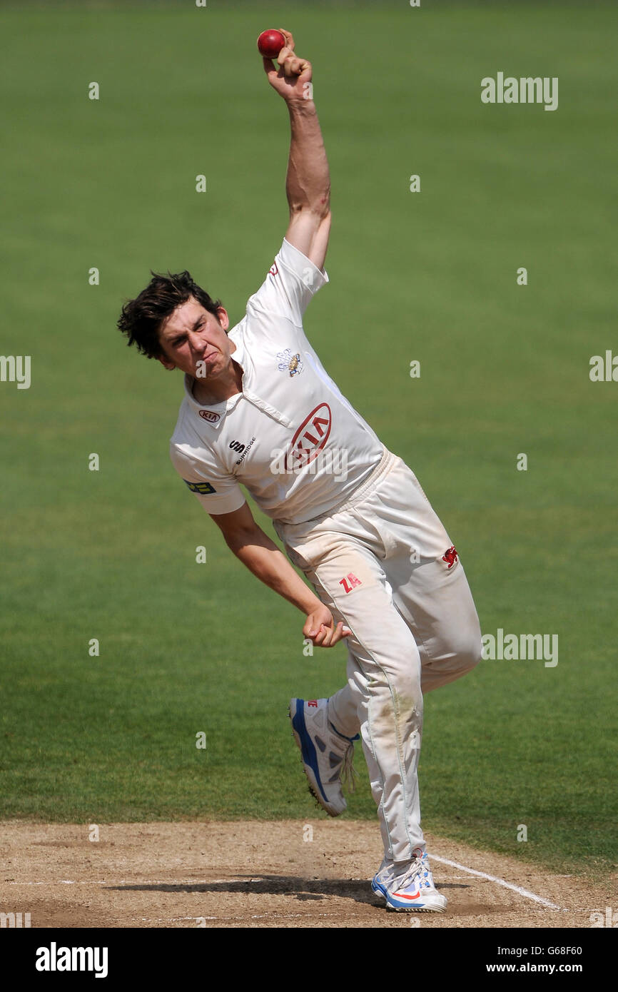 Cricket - LV County Championship - Divisione uno - Surrey v Nottinghamshire - The Kia Oval. Zapar Ansari, Surrey Foto Stock