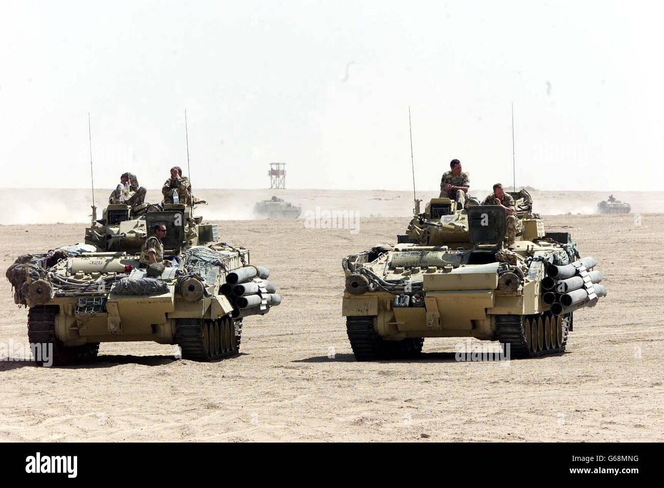 Membri del reggimento reale dei Fusiliers, ratti del deserto in esercizio vicino alla loro base in Kuwait. Foto Stock