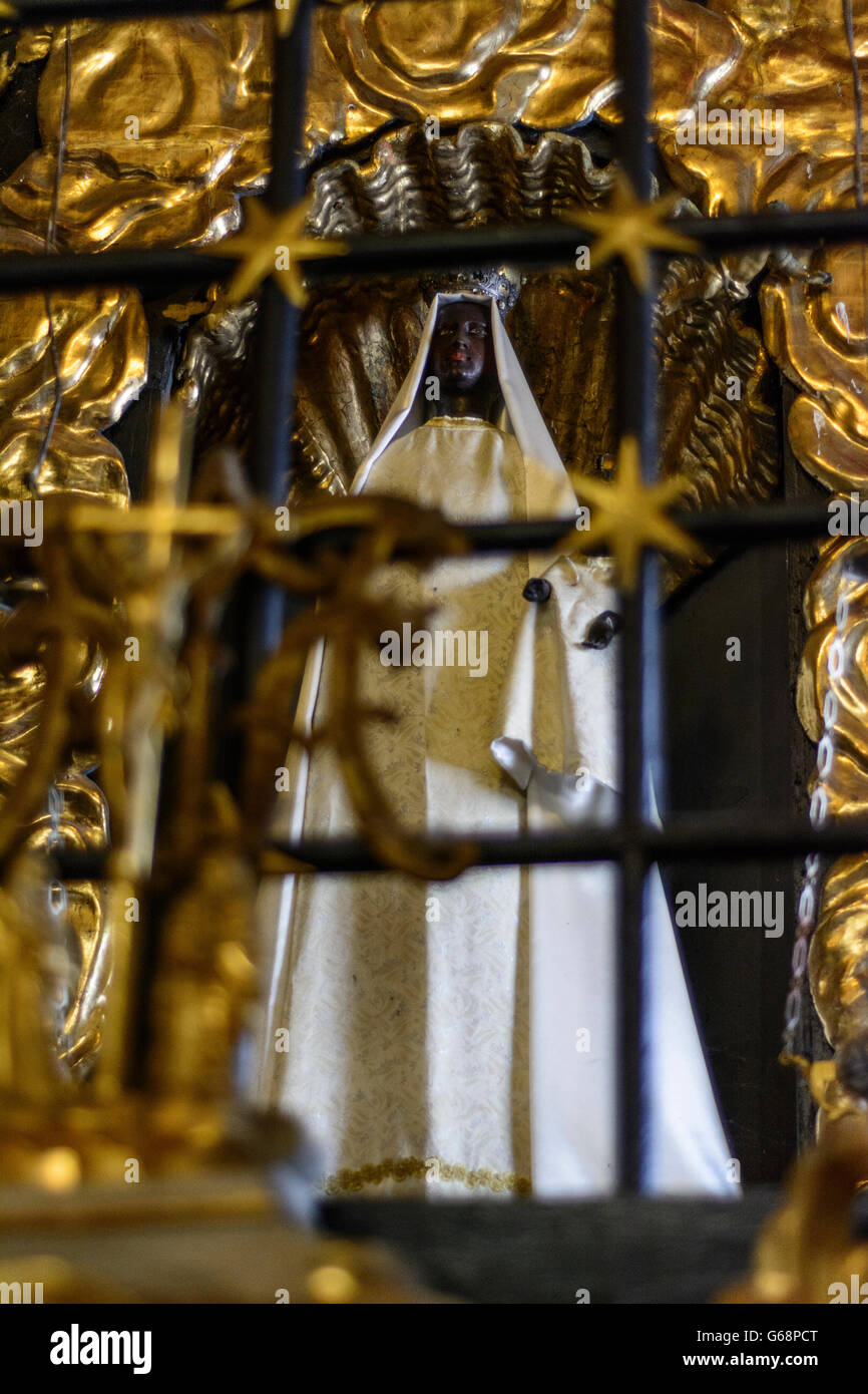 Basilica Maria Loretto : immagine miracolosa della Vergine Maria Madonna Nera di Loreto nella Cappella di Loreto Foto Stock