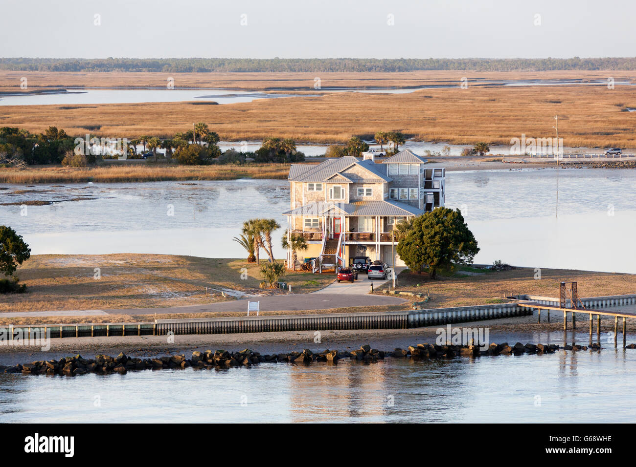 La casa alla fine della piccola isola di palude (Jacksonville, Florida). Foto Stock