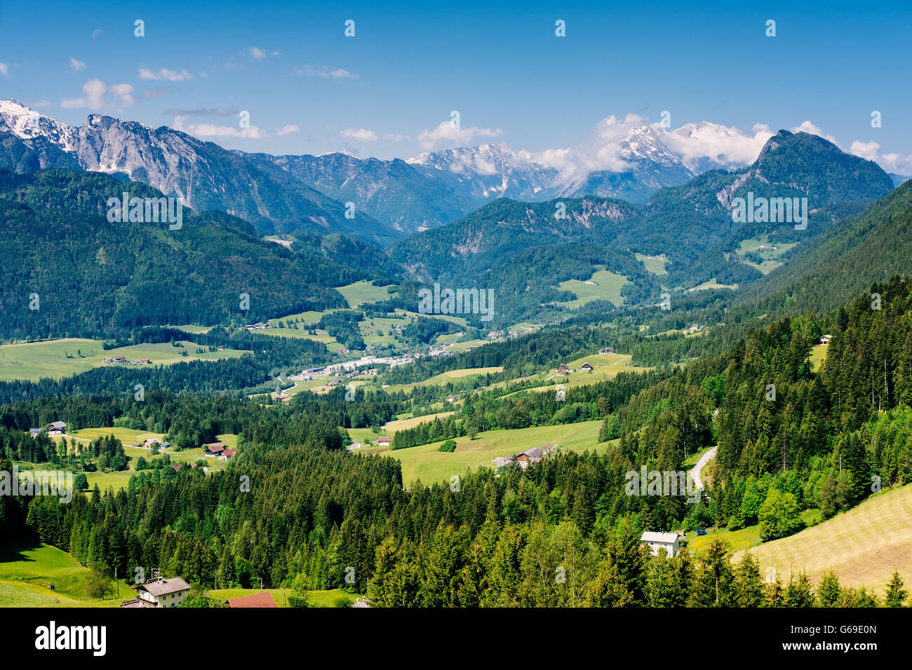 Vista sulla valle Lammertal, Tennengebirge sulla sinistra, Salisburghese, L'Austria Foto Stock