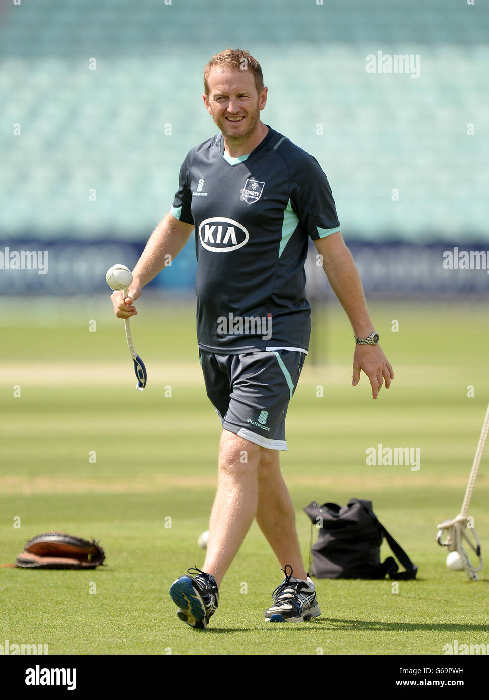 Cricket - Yorkshire Bank 40 - Gruppo B - Surrey / Essex Eagles - The Kia Oval. Ali Brown, secondo allenatore di Surrey XI Foto Stock