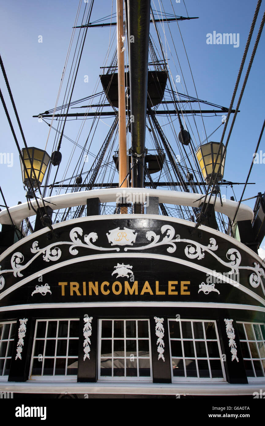 Regno Unito, County Durham, Hartlepool Maritime Experience stern di HMS Trincomalee, capitano della cabina finestra Foto Stock