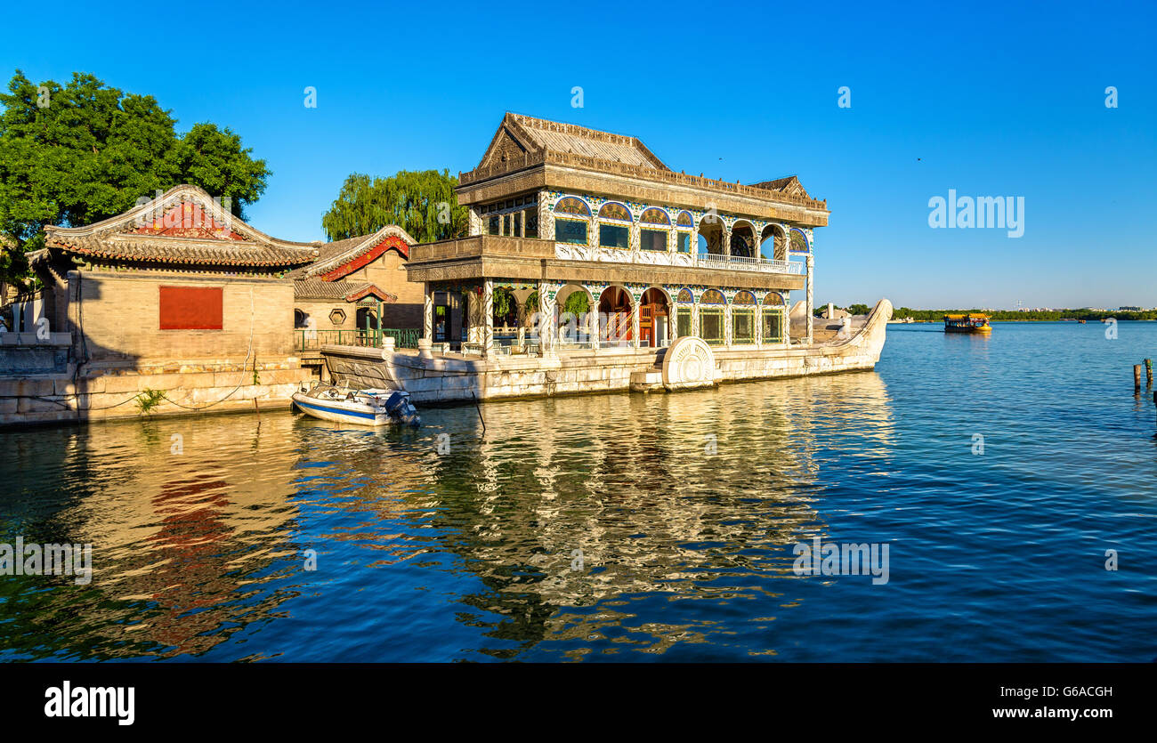 La barca di marmo presso il Palazzo Estivo di Pechino Foto Stock