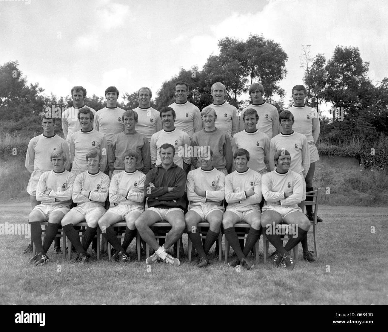 La prima squadra di Coventry City per la stagione 1969-70. Riga posteriore: (l-r) Brian Hill, Ernest Hannigan, Maurice Setters, George Curtiss, Dave Clements, Trevor Gould e Dietmar Brouck. Nella fila centrale: (l-r) Neil Martin, Jeff Blockley, Bill Glazier, Tony Hateley, Eddie McManis, Chris Cattlin e Michael Coop. Prima fila: (l-r) Graham Padding, Lee Carr, Ian Gibson, Noel Cantwell (manager), Ernie Machin, Gerry Baker e Ernie Hunt. Foto Stock