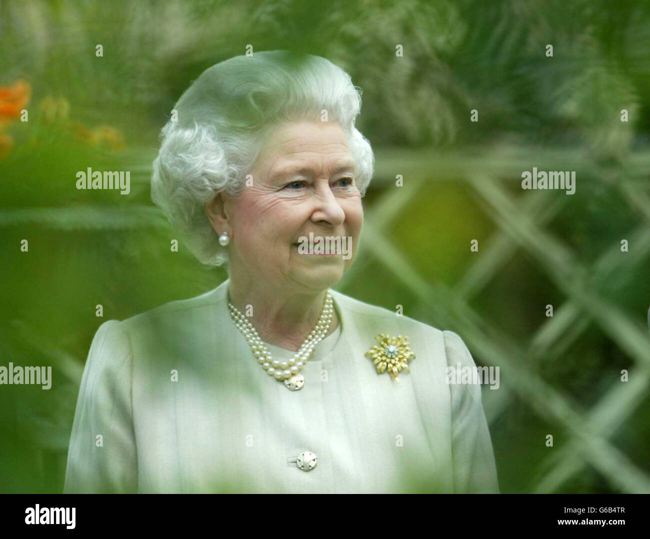 Spettacolo dei fiori della regina Chelsea. La Regina Elisabetta II visita il Chelsea Flower Show della Royal Horticultural Society a Londra. Foto Stock