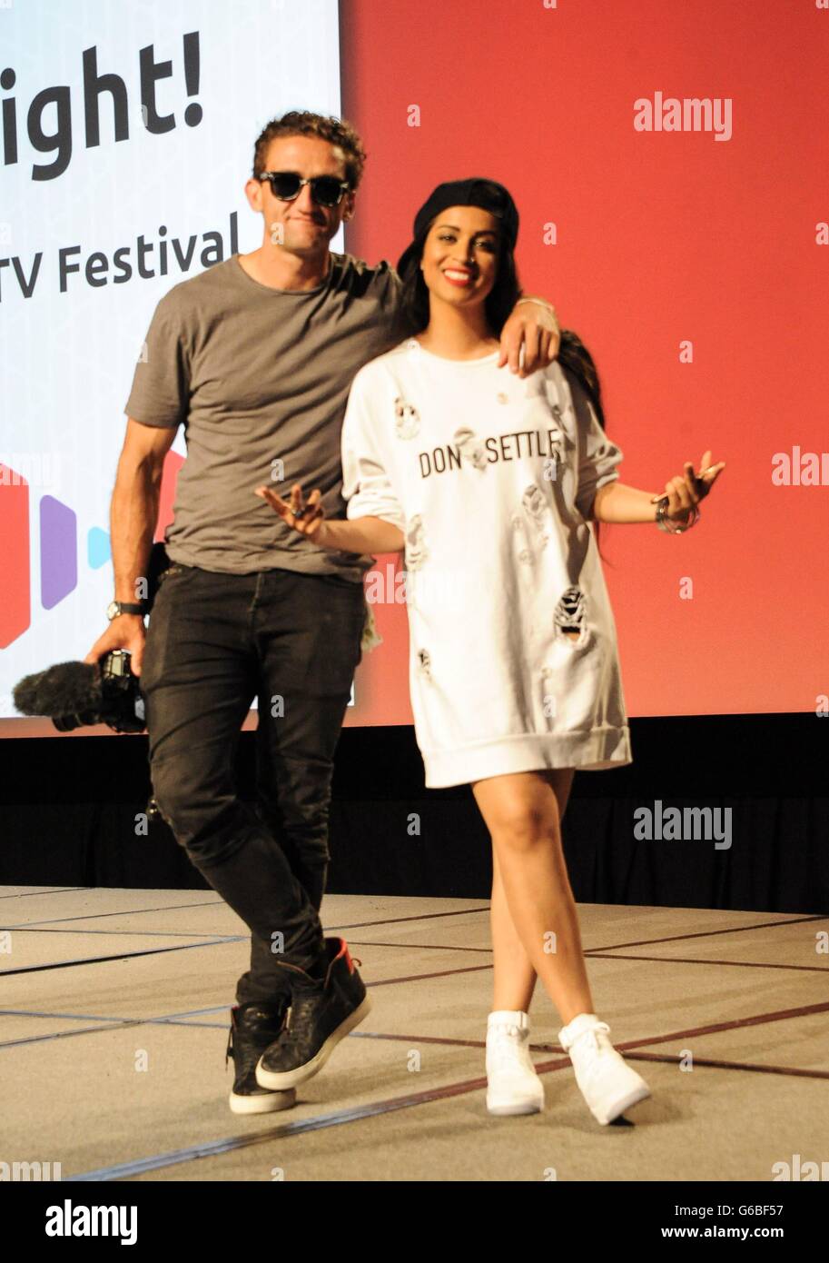 Anaheim, CA. Il 23 giugno, 2016. Casey Neistat, Lilly Singh di presenze per 7 VIDCON annuale 2016, l'Anaheim Convention Center di Anaheim CA, 23 giugno 2016. © Elizabeth Goodenough/Everett raccolta/Alamy Live News Foto Stock