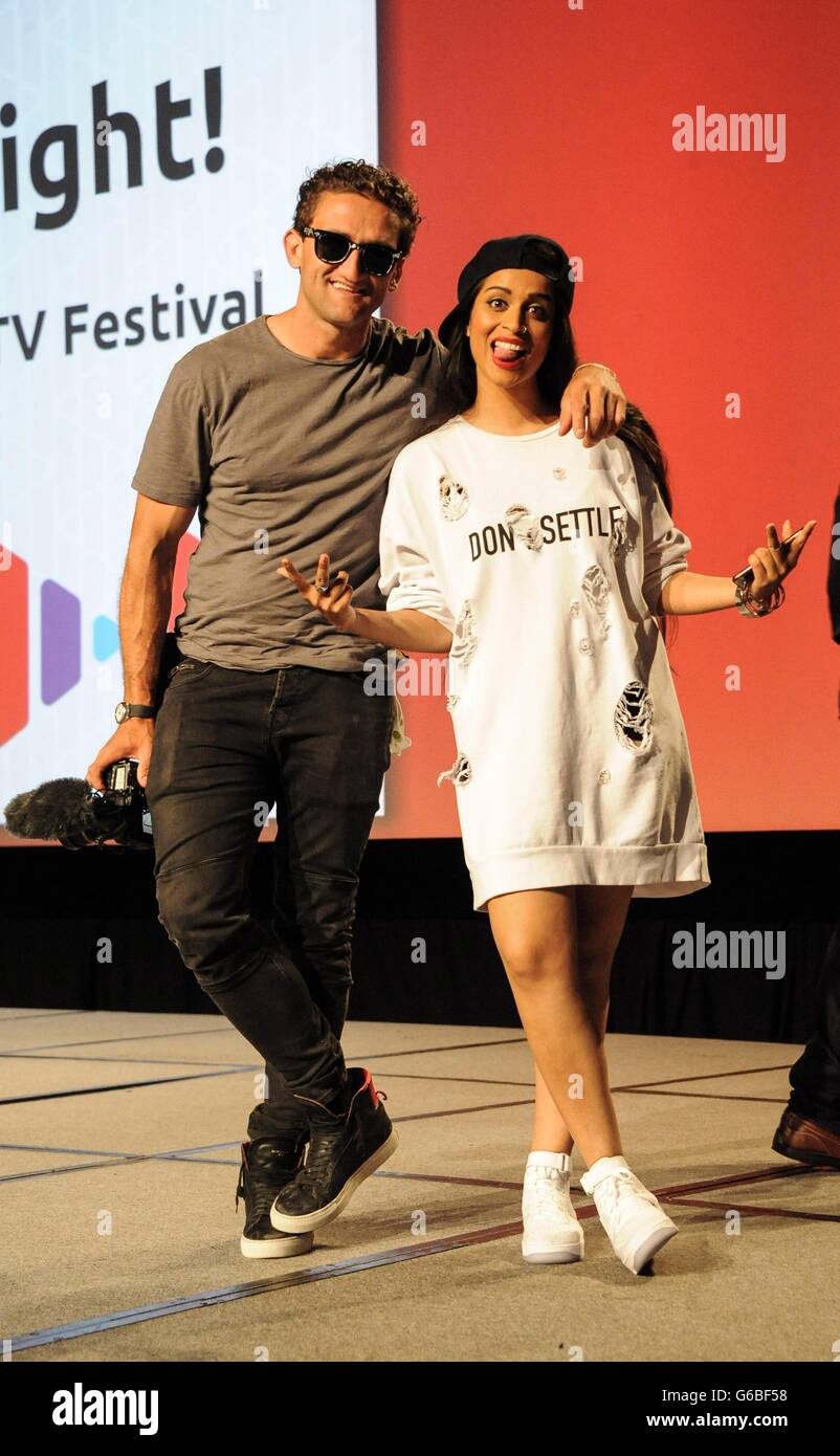 Anaheim, CA. Il 23 giugno, 2016. Casey Neistat, Lilly Singh di presenze per 7 VIDCON annuale 2016, l'Anaheim Convention Center di Anaheim CA, 23 giugno 2016. © Elizabeth Goodenough/Everett raccolta/Alamy Live News Foto Stock