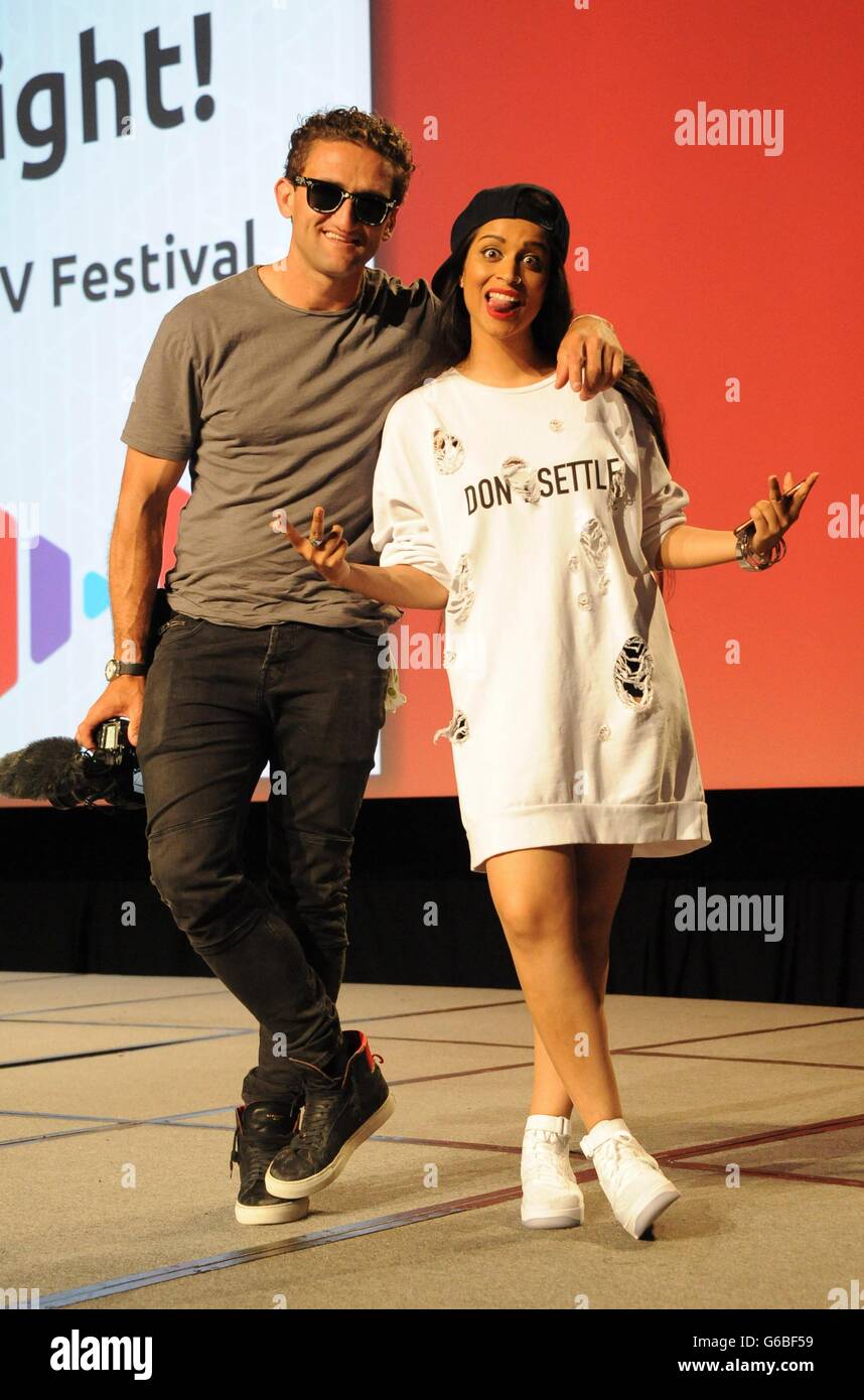Anaheim, CA. Il 23 giugno, 2016. Casey Neistat, Lilly Singh di presenze per 7 VIDCON annuale 2016, l'Anaheim Convention Center di Anaheim CA, 23 giugno 2016. © Elizabeth Goodenough/Everett raccolta/Alamy Live News Foto Stock