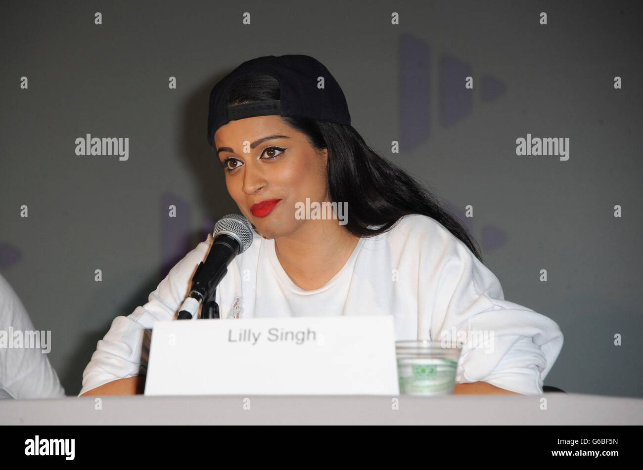 Anaheim, CA. Il 23 giugno, 2016. Lilly Singh di presenze per 7 VIDCON annuale 2016, l'Anaheim Convention Center di Anaheim CA, 23 giugno 2016. © Elizabeth Goodenough/Everett raccolta/Alamy Live News Foto Stock