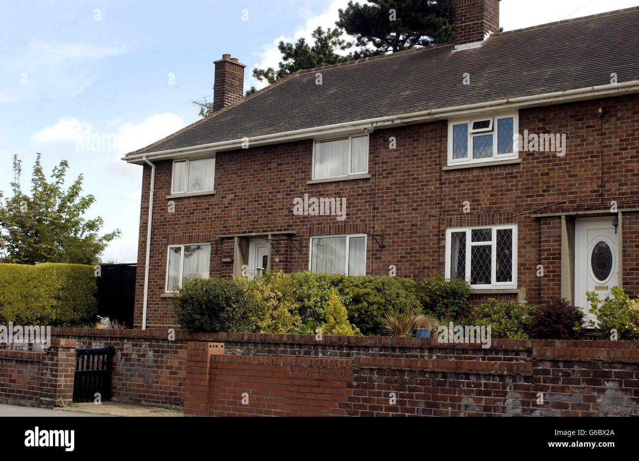 N. 1 e n. 3 St Bernard's Ave a Louth, Lincolnshire, dopo che un uomo di 74 anni (creduto di vivere al n. 1) è morto di problemi di cuore dopo una disputa con un vicino sulla rifilatura di una siepe (non noto se la siepe era nella parte anteriore o posteriore della casa), la polizia ha detto. *.. Un esame post mortem ha dimostrato che il pensionato, che non è stato nominato, è morto di cause naturali a causa di problemi cardiaci. Si dice che sia stato coinvolto in un altercation con un casalingo di 63 anni dopo la potatura di cespugli su St Bernard's Avenue, Louth, Lincolnshire. Foto Stock
