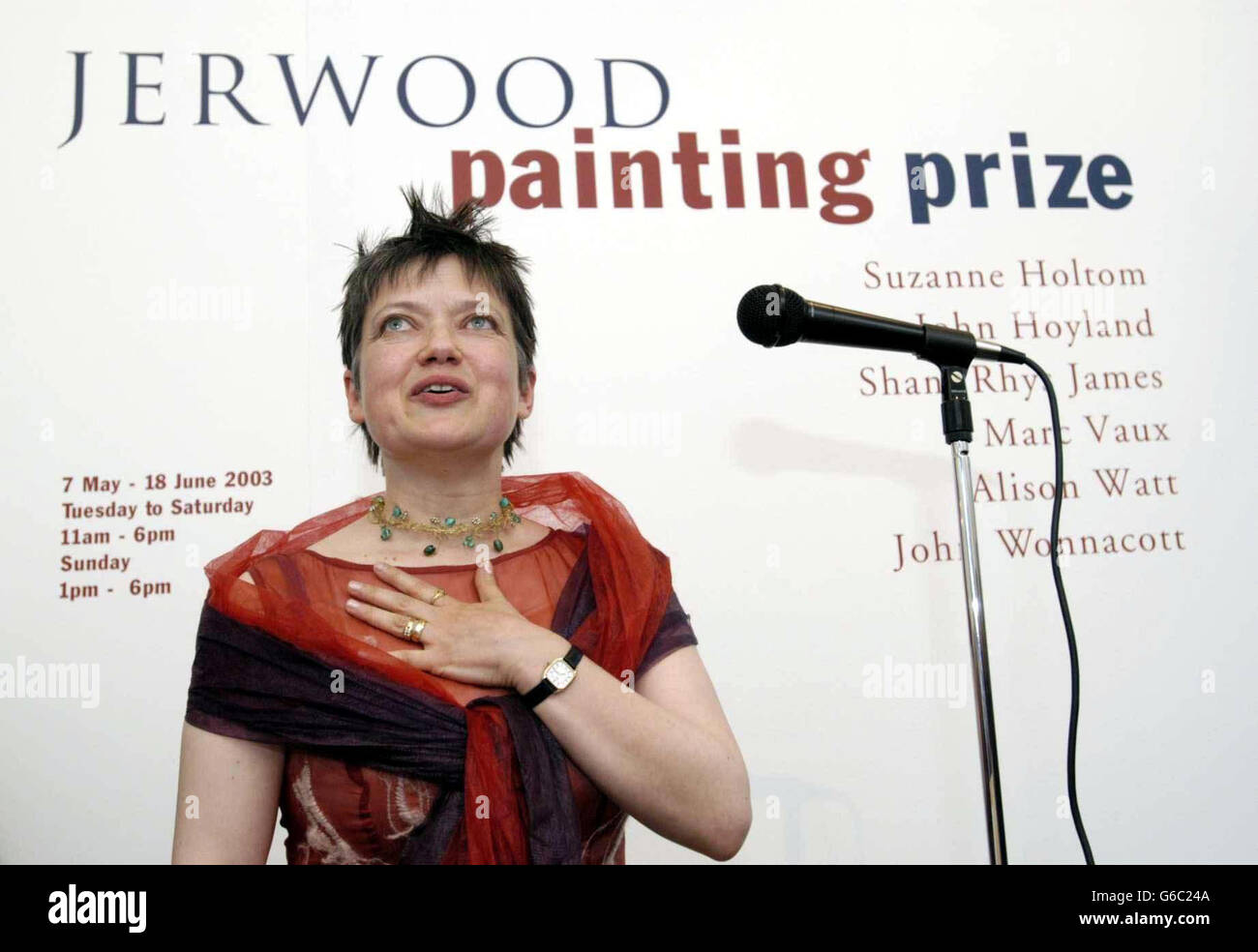 Shani Rhys James che ha ricevuto il premio di pittura di Jerwood, che è accompagnato da un assegno 30,000. Il premio Jerwod Painting mira a identificare, celebrare ed evidenziare la gamma di eccellenza e immaginazione nella pittura nel Regno Unito. * rimane il premio singolo più prezioso assegnato nel Regno Unito ed è assegnato ad un artista che è creduto dalla giuria per dimostrare l'eccellenza e l'originalità nella pittura. Foto Stock