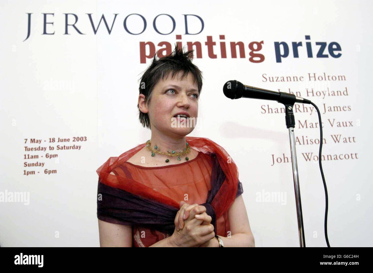 Shani Rhys James che ha ricevuto il premio di pittura di Jerwood, che è accompagnato da un assegno 30,000. Il premio Jerwod Painting mira a identificare, celebrare ed evidenziare la gamma di eccellenza e immaginazione nella pittura nel Regno Unito. * rimane il premio singolo più prezioso assegnato nel Regno Unito ed è assegnato ad un artista che è creduto dalla giuria per dimostrare l'eccellenza e l'originalità nella pittura. Foto Stock