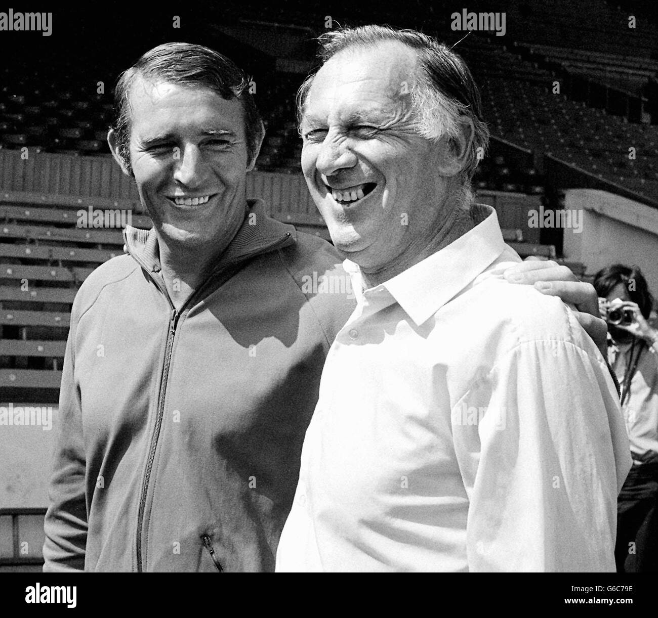 Un fattore importante nel successo di Manchester City è la partnership tra il club coach, Malcolm Allison (a sinistra), e il manager, Joe Mercer. Foto Stock