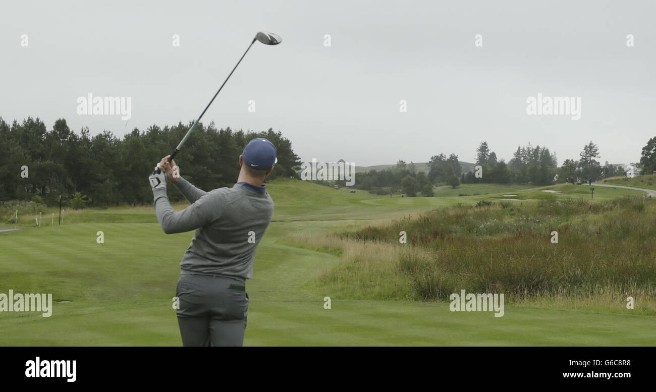 Oliver Fisher in Inghilterra durante il primo giorno dei Johnnie Walker Championships 2013 a Gleneagles, Perthshire. PREMERE ASSOCIAZIONE foto. Data immagine: Giovedì 22 agosto 2013. Vedi PA storia GOLF Gleneagles. Il credito fotografico dovrebbe essere: Danny Lawson/PA Wire. RESTRIZIONI: L'uso è soggetto a limitazioni. Nessun uso commerciale. Foto Stock