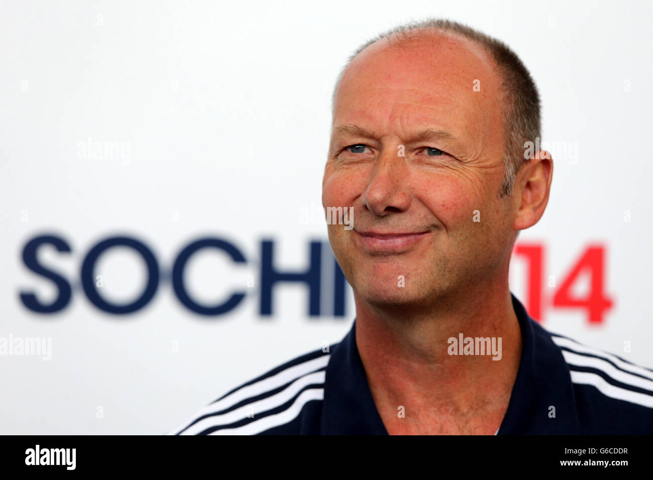 Lo chef de Mission Mike Hay nomina i primi membri della squadra olimpica invernale per Sochi dopo una conferenza stampa al Braehead Curling Rink di Glasgow. Foto Stock