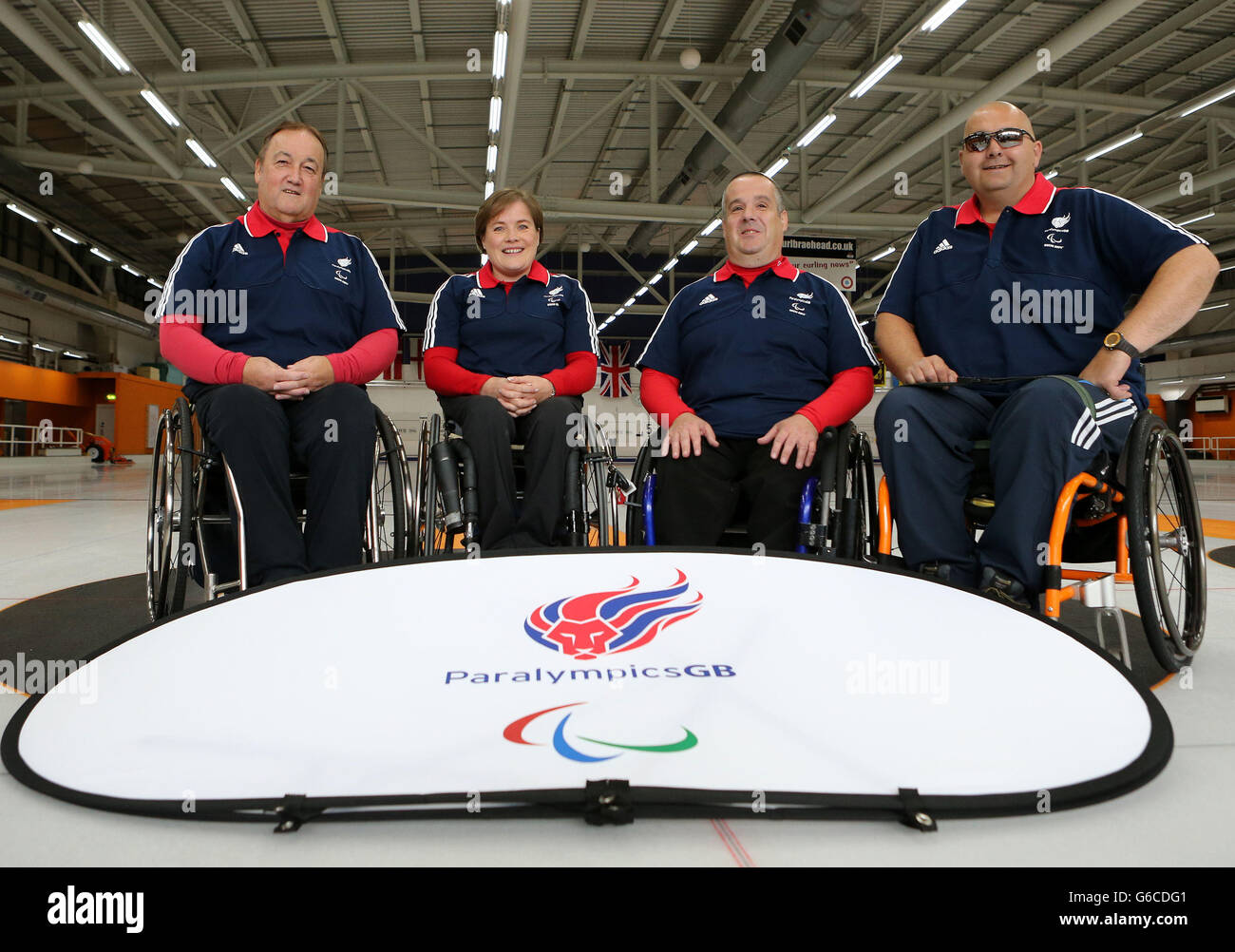 Winter Para-Olympians Curlers (sinistra-destra) Tom Killin, Aileen Neilson, Robert McPherson e Gregor Ewan dopo essere stati nominati nella squadra olimpica invernale per Sochi durante una conferenza stampa al Braehead Curling Rink, Glasgow. Foto Stock