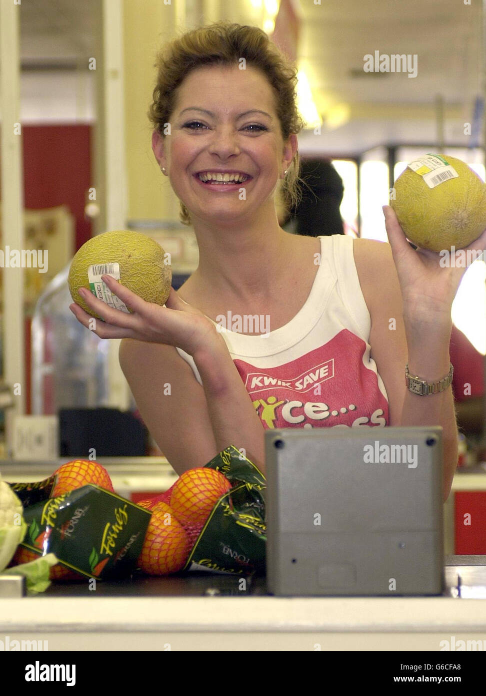 Tracey Shaw - Kwik salvare supermercato prezzo...meno Foto Stock