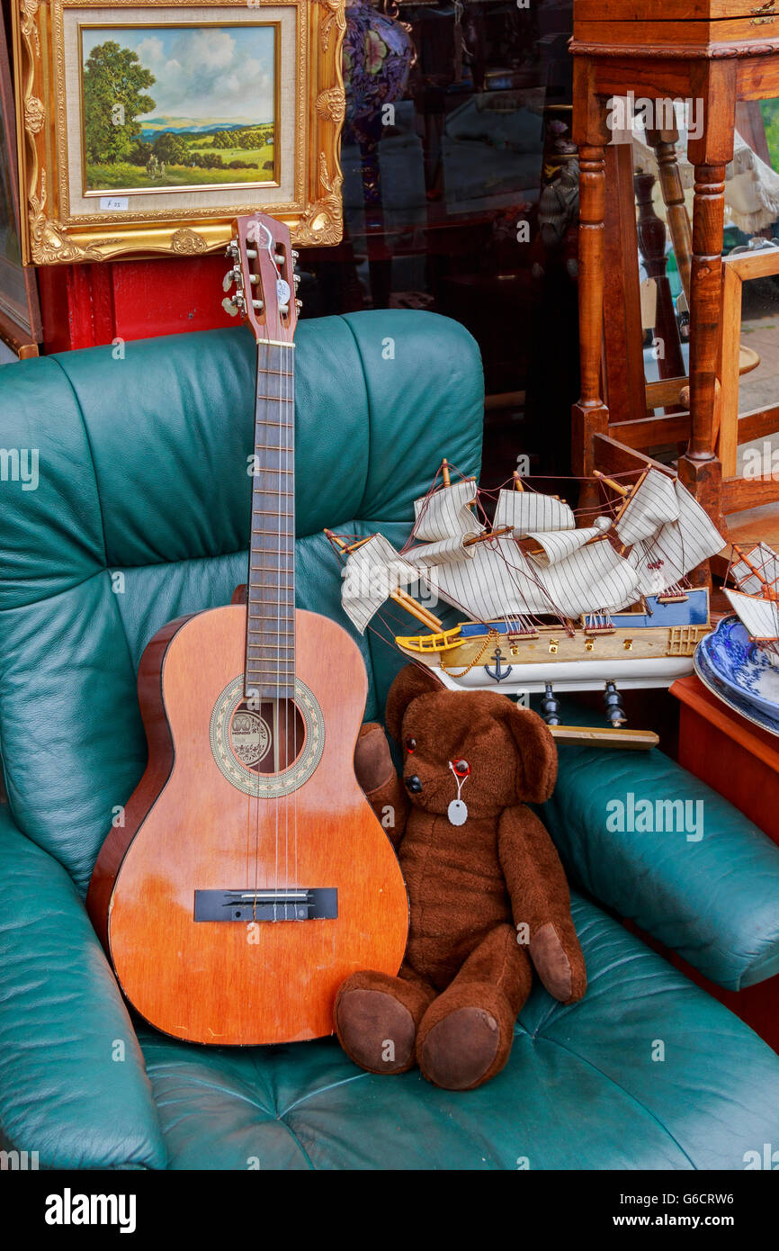 I beni usati e bric-a-brac per la vendita, Glasgow, Scotland, Regno Unito Foto Stock