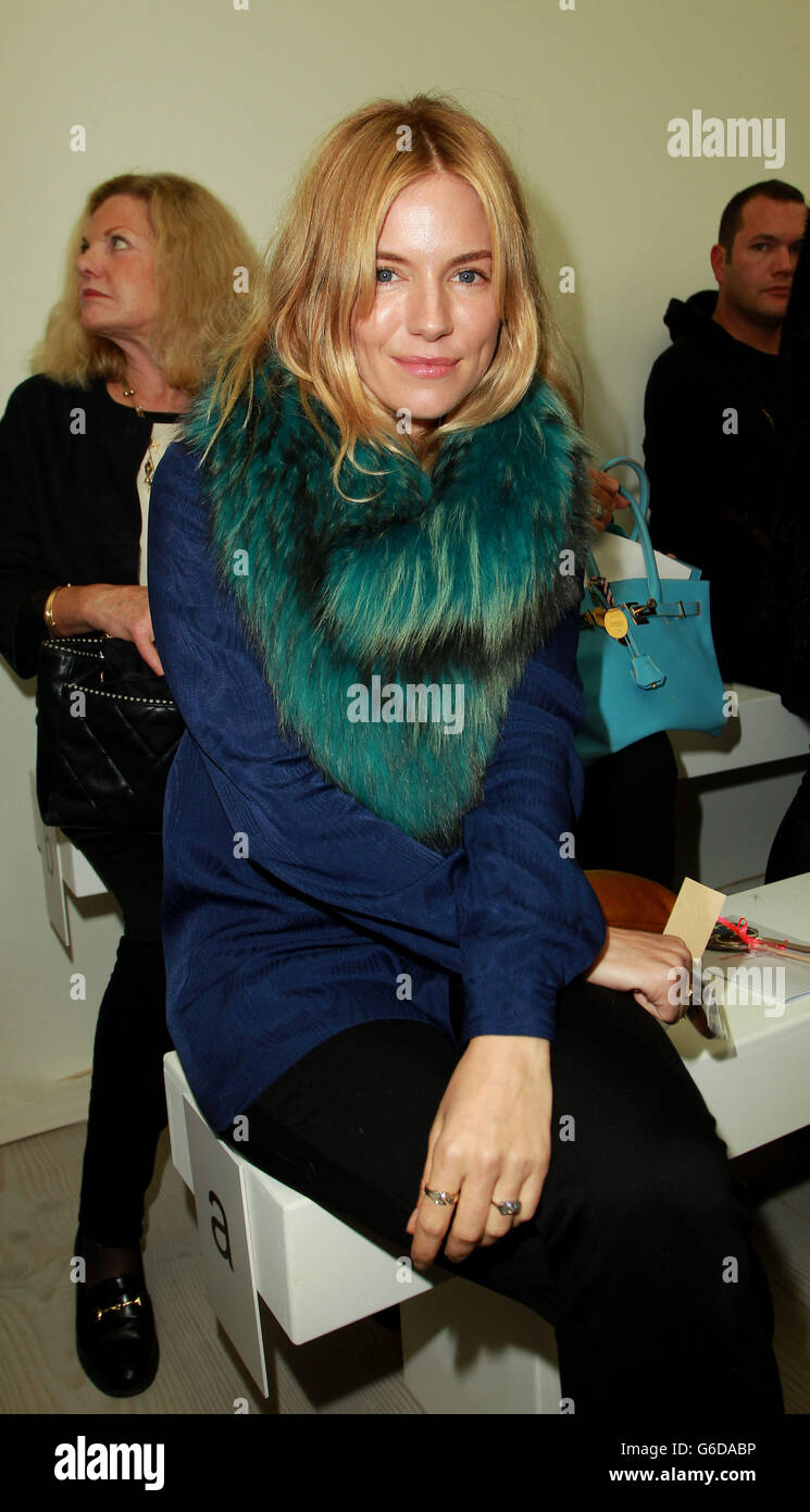 Matthew Williamson arrivi - London Fashion Week 2013 Foto Stock