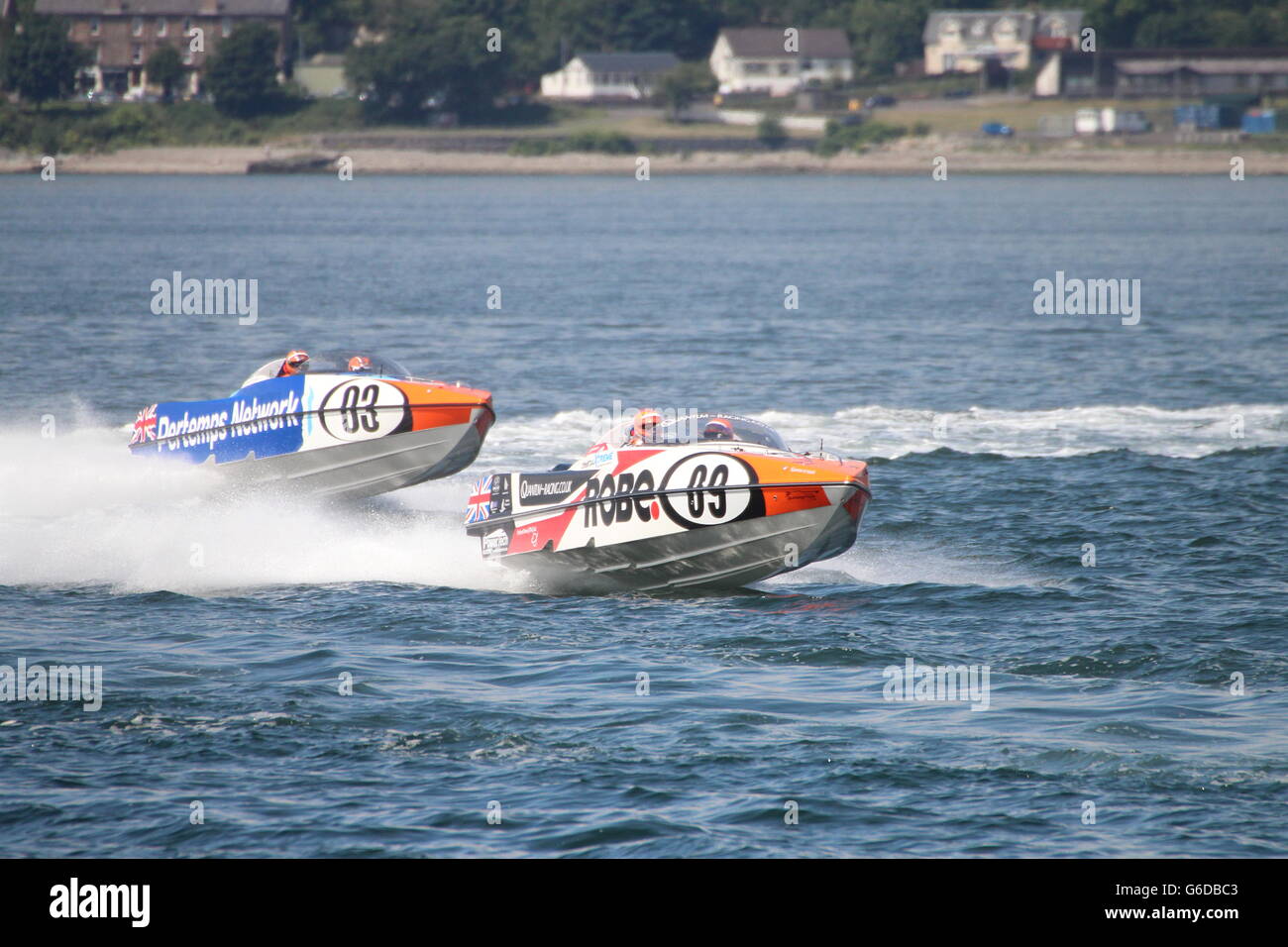 Il quantum Racing Team durante la cerimonia inaugurale Scottish Grand Prix del mare, tenutasi a Greenock sul Firth of Clyde. Foto Stock
