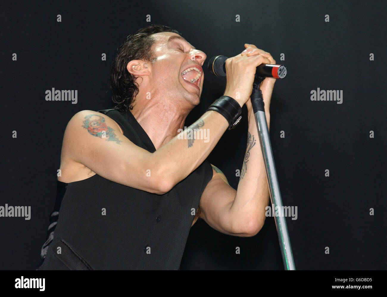 Dave Gahan, cantante di Depeche Mode, ha eseguito un set da solista sull'altro palco al Glastonbury Festival. Foto Stock