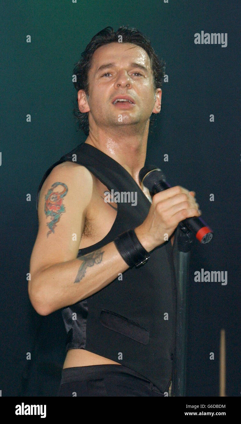 Dave Gahan, cantante di Depeche Mode, ha eseguito un set da solista sull'altro palco al Glastonbury Festival. Foto Stock