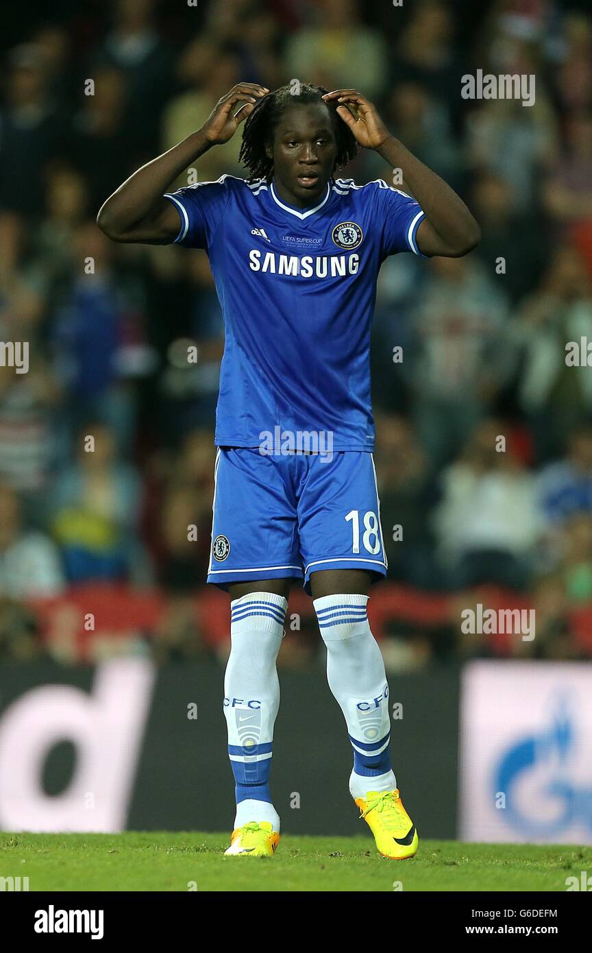 Calcio - UEFA Super Cup - Bayern Monaco / Chelsea - Eden Arena. Il Romelu Lukaku di Chelsea reagisce dopo che la sua penalità è stata salvata nella sparatoria Foto Stock