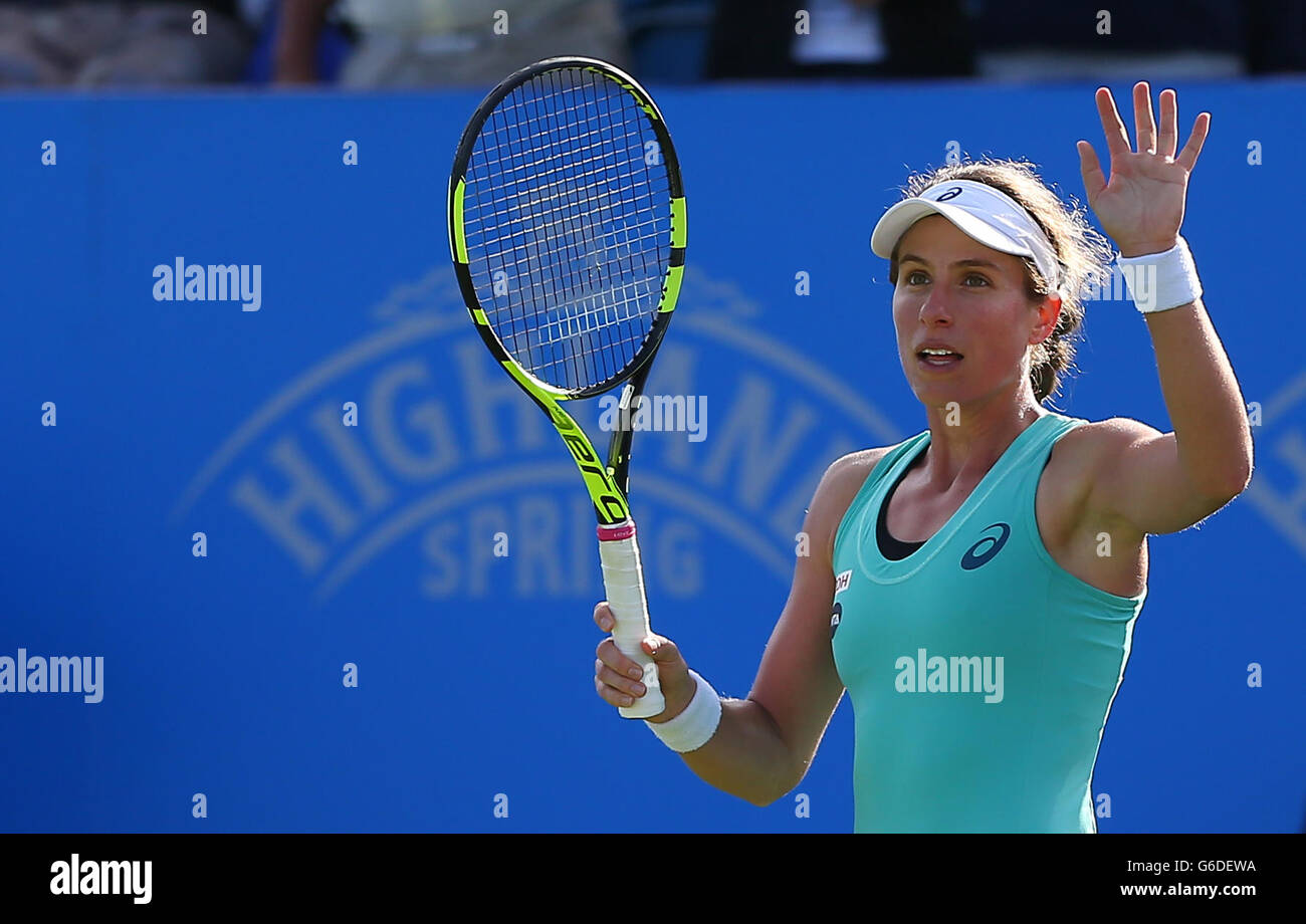 La Gran Bretagna è Johanna Konta celebra battendo Lesia Tsurenko dell'Ucraina durante il Aegon International in Devonshire Park a Eastbourne. Giugno 21, 2016. James Boardman / Immagini teleobiettivo +44 7967 642437 Foto Stock