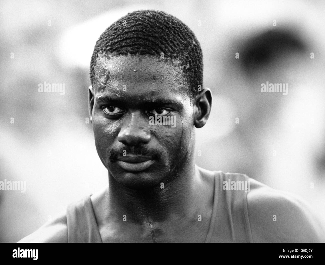 Sprinter ben Johnson ai Campionati del mondo di Roma, dopo la sua vittoria record di 100 m. Foto Stock