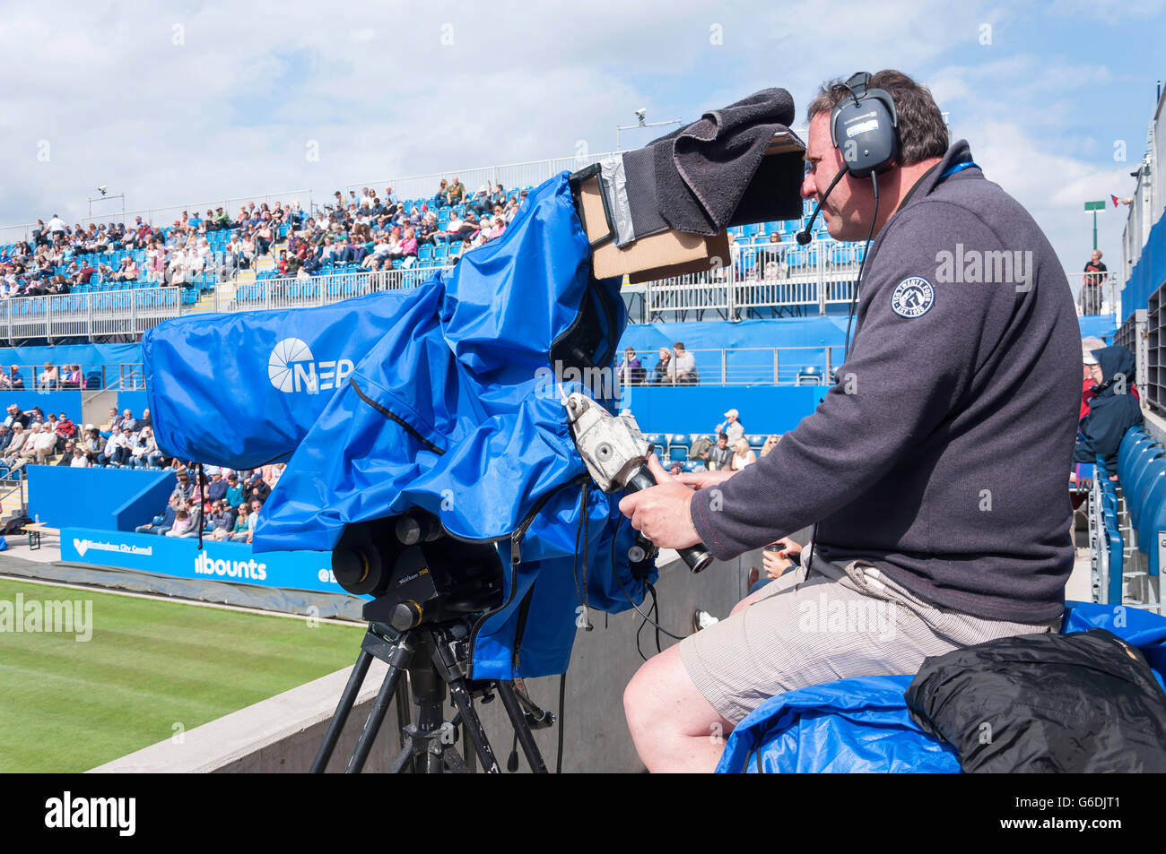 Cameraman tv al Aegon Classic, Birmingham Edgbaston, Birmingham, West Midlands, England, Regno Unito Foto Stock