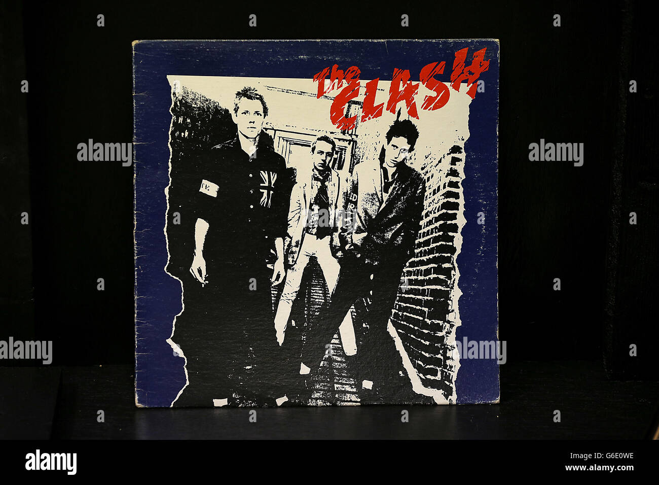 I cimeli della band Clash in mostra alla mostra pop-up Black Market Clash e al negozio di Soho per segnare l'uscita delle opere del gruppo, raccolte in remastered, Sound System box set e il nuovo meglio della collezione, Hits Back. Foto Stock