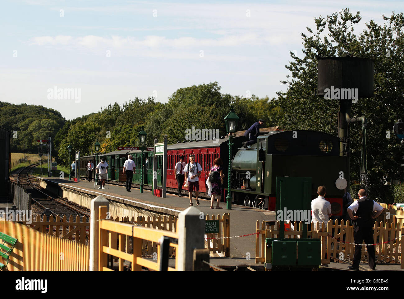 La locomotiva della ferrovia a vapore dell'Isola di Wight "Royal Engineer" alla stazione di Havenstreet sull'Isola di Wight. PREMERE ASSOCIAZIONE foto. Data immagine: Giovedì 5 settembre 2013. Il credito fotografico dovrebbe essere: Filo Yui Mok/PA Foto Stock