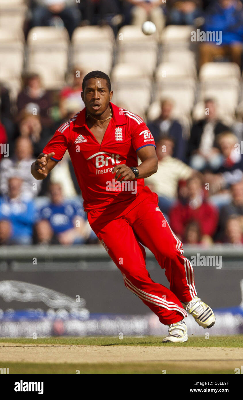 Cricket - Natwest One Day International Series - Fifth One Day International - Inghilterra / Australia - Ageas Bowl. Chris Jordan in Inghilterra in azione contro l'Australia durante la Fifth One Day International all'Ageas Bowl di Southampton. Foto Stock