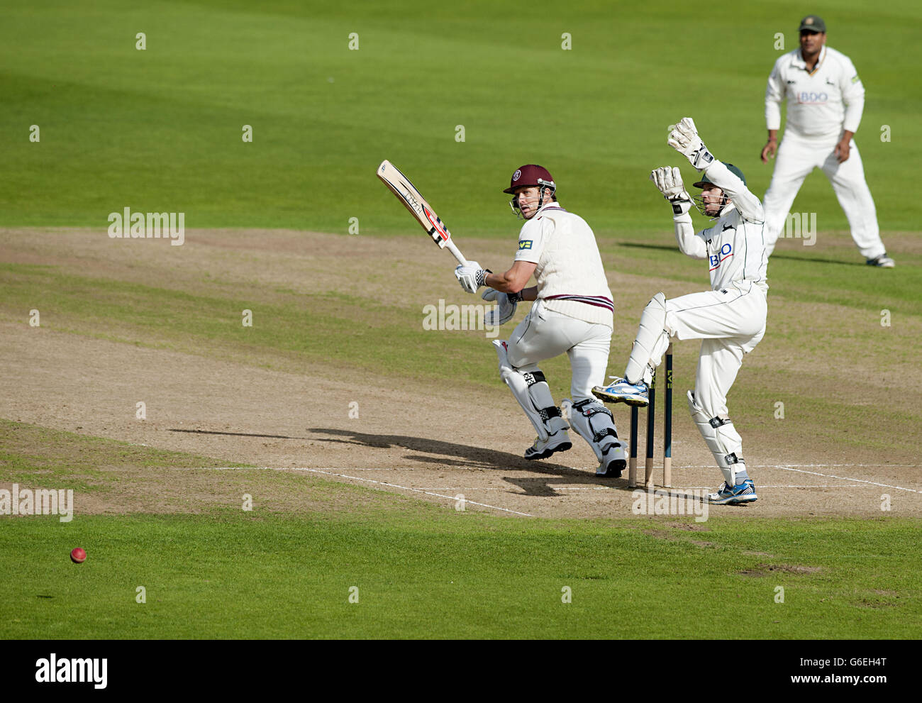 Nick Compton del Somerset si è arenato durante il campionato della contea di LV, la prima divisione a Trent Bridge, Nottingham. Foto Stock