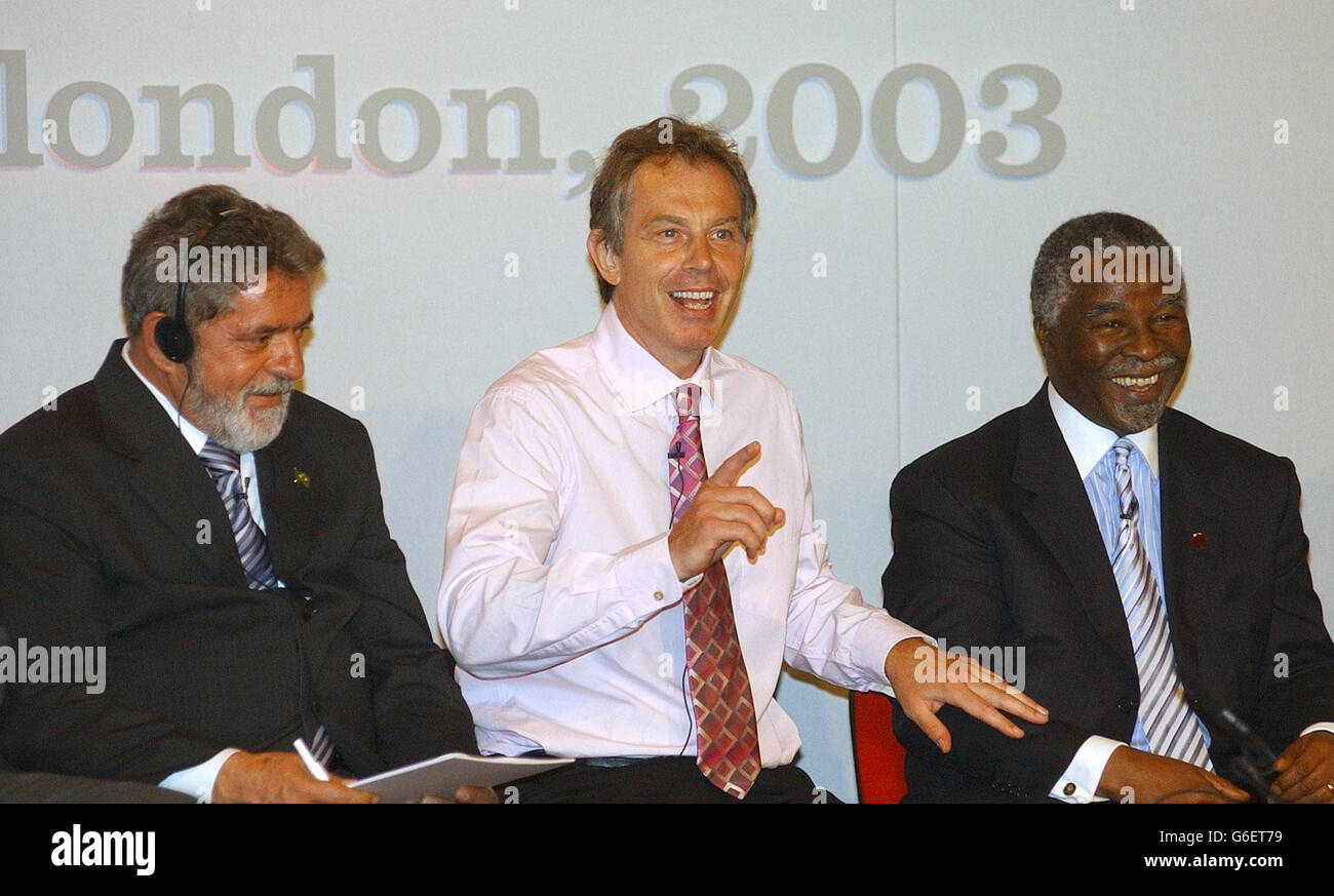 Primo Ministro Tony Blair con il Presidente del Brasile Luiz Inacio Lula di Silva (sinistra) e Thabo Mbeki Presidente del Sud Africa (R) alla Progressive Governance Conference nel centro di Londra. Foto Stock