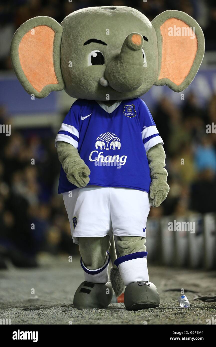 Calcio - Barclays Premier League - Everton v Newcastle United - Goodison Park. Changy l'elefante, Everton Team Mascot. Foto Stock