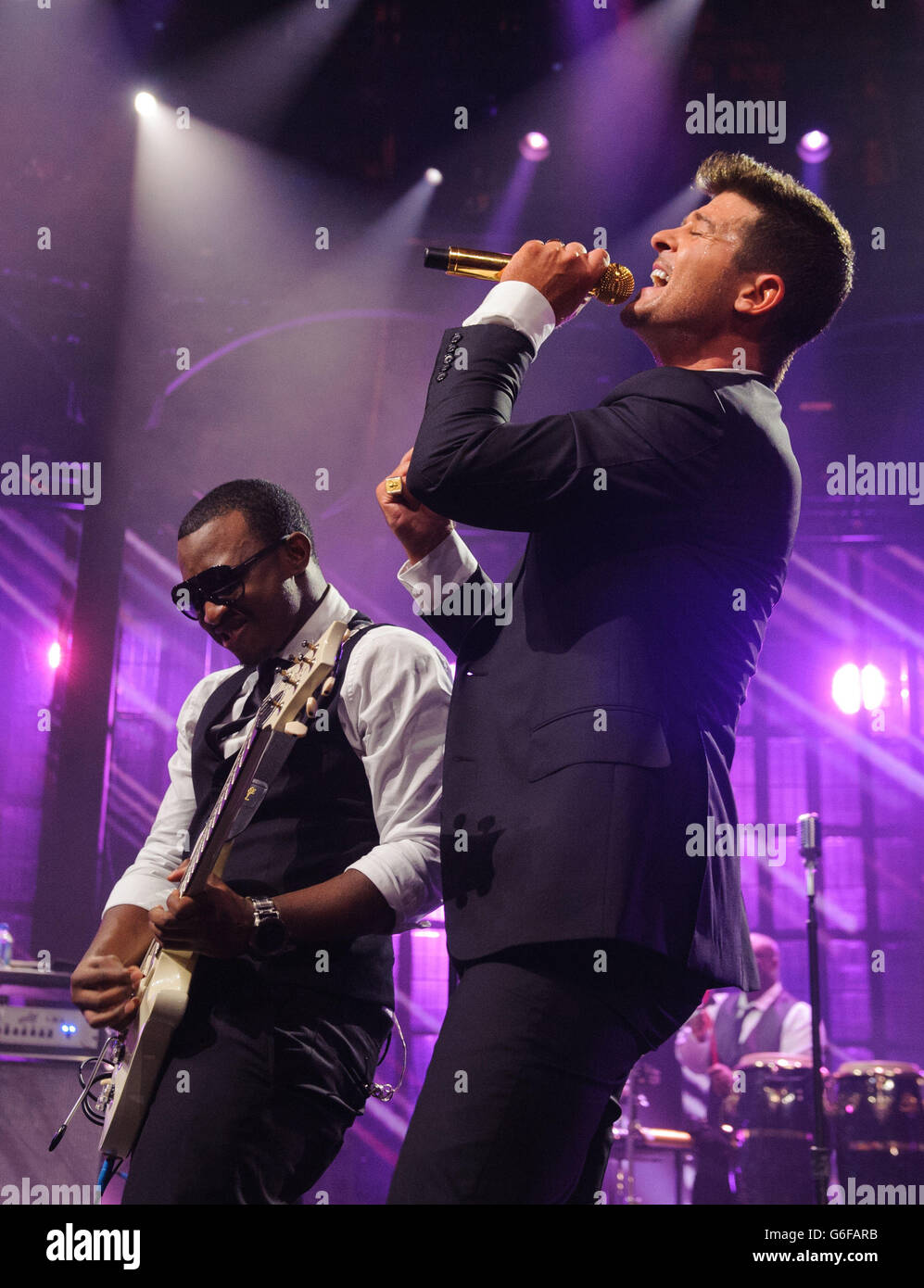 Robin Thicke - iTunes Festival - Londra. Robin Thicke si esibisce in concerto nell'ambito dell'iTunes Festival presso la Roundhouse, a nord di Londra. Foto Stock