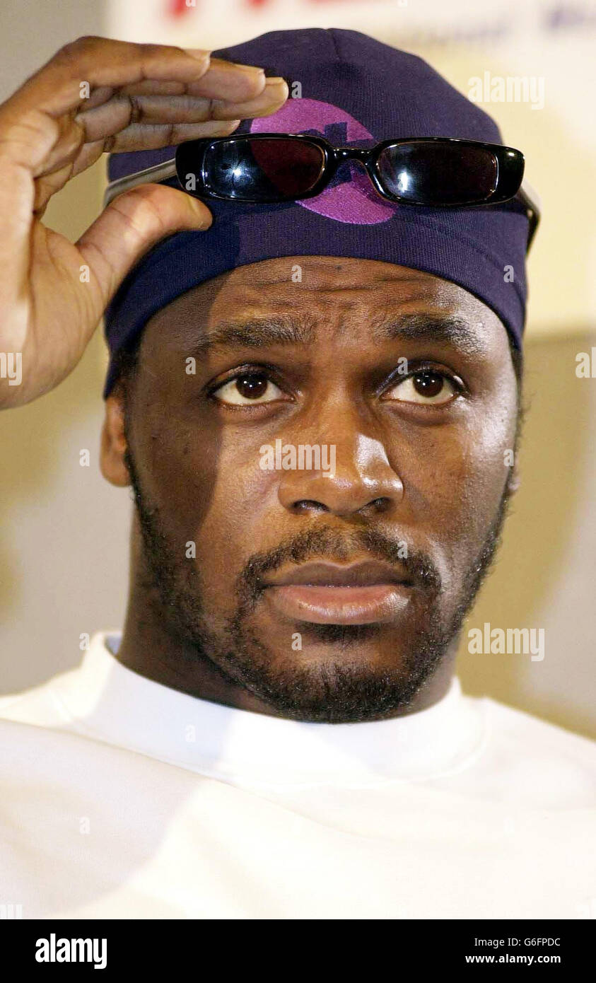 PA biblioteca del 15/05/2001 del pugile di pesi massimi Audley Harrison, che ha probabilità di fare onde per una seconda volta a Sydney sono stati messi in attesa a causa degli impegni di lotta del campione olimpico britannico negli Stati Uniti. Il viaggio di Harrison a Sydney è stato quello di dimostrare un passo significativo in questo sviluppo, con l'australiano Colin Wilson a fornire test di poppa come suo primo avversario professionista di southpaw. Tuttavia, il viaggio di 12,000 miglia si è rivelato un costoso anti-climax quando l'intera promozione è stata rinviata solo 48 ore prima dell'orario dello spettacolo. Foto Stock