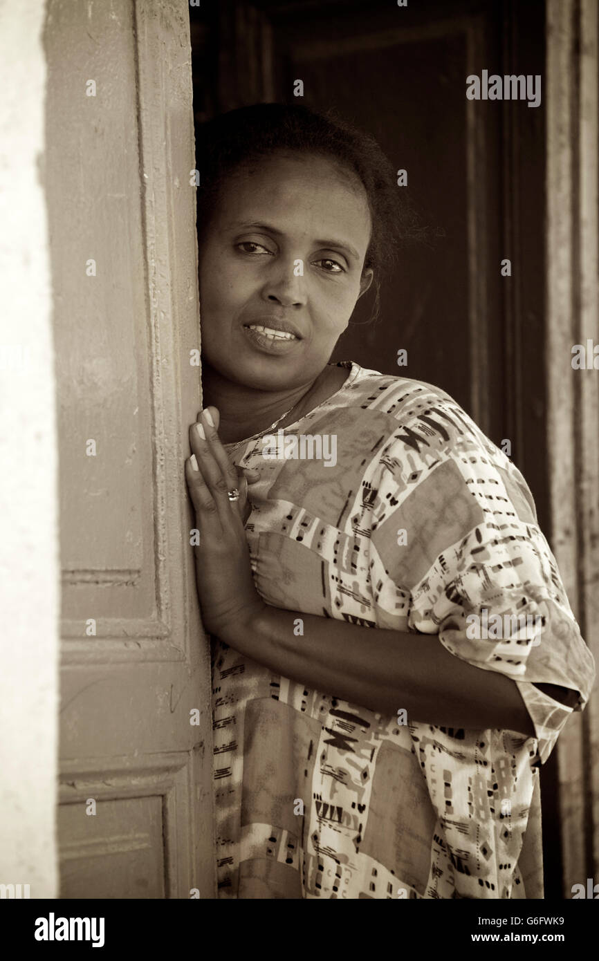 Ritratto di una donna Harari, HArar, Etiopia Foto Stock