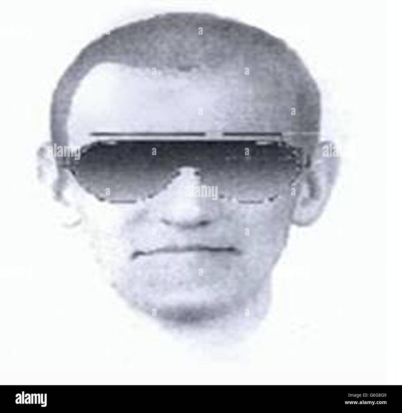 MIGLIORE QUALITÀ DISPONIBILE undated e-fit immagine emessa dalla polizia Metropolitana, come parte delle indagini sulla scomparsa di Madeleine McCann nel 2007, di un uomo visto in due occasioni da un testimone il 30 aprile, circa il 0800 e 2 maggio, a circa 1200h. Entrambi gli avvistamenti erano vicini all'appartamento G5A. È descritto come bianco, 30-35 anni, struttura sottile, corti capelli di colore chiaro, rasati a 1cm di lunghezza, con macchie sul suo viso descritto come causato dalla rasatura. In entrambe le occasioni aveva occhiali da sole neri con una spessa cornice, e indossava una giacca di pelle nera. Foto Stock