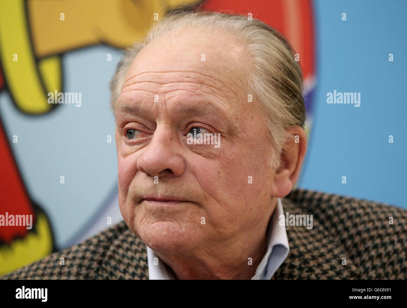 Sir David Jason durante il lancio di Lisle International della sua ultima proprietà pre-scuola e serie TV animata, PIP, alla fiera Brand Licensing Europe, ad Olympia, nella parte ovest di Londra. Foto Stock