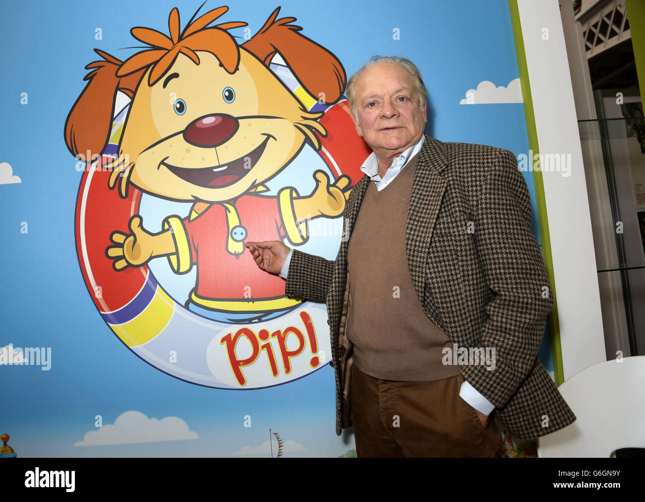 Sir David Jason durante il lancio di Lisle International della sua ultima proprietà pre-scuola e serie TV animata, PIP, alla fiera Brand Licensing Europe, ad Olympia, nella parte ovest di Londra. Foto Stock