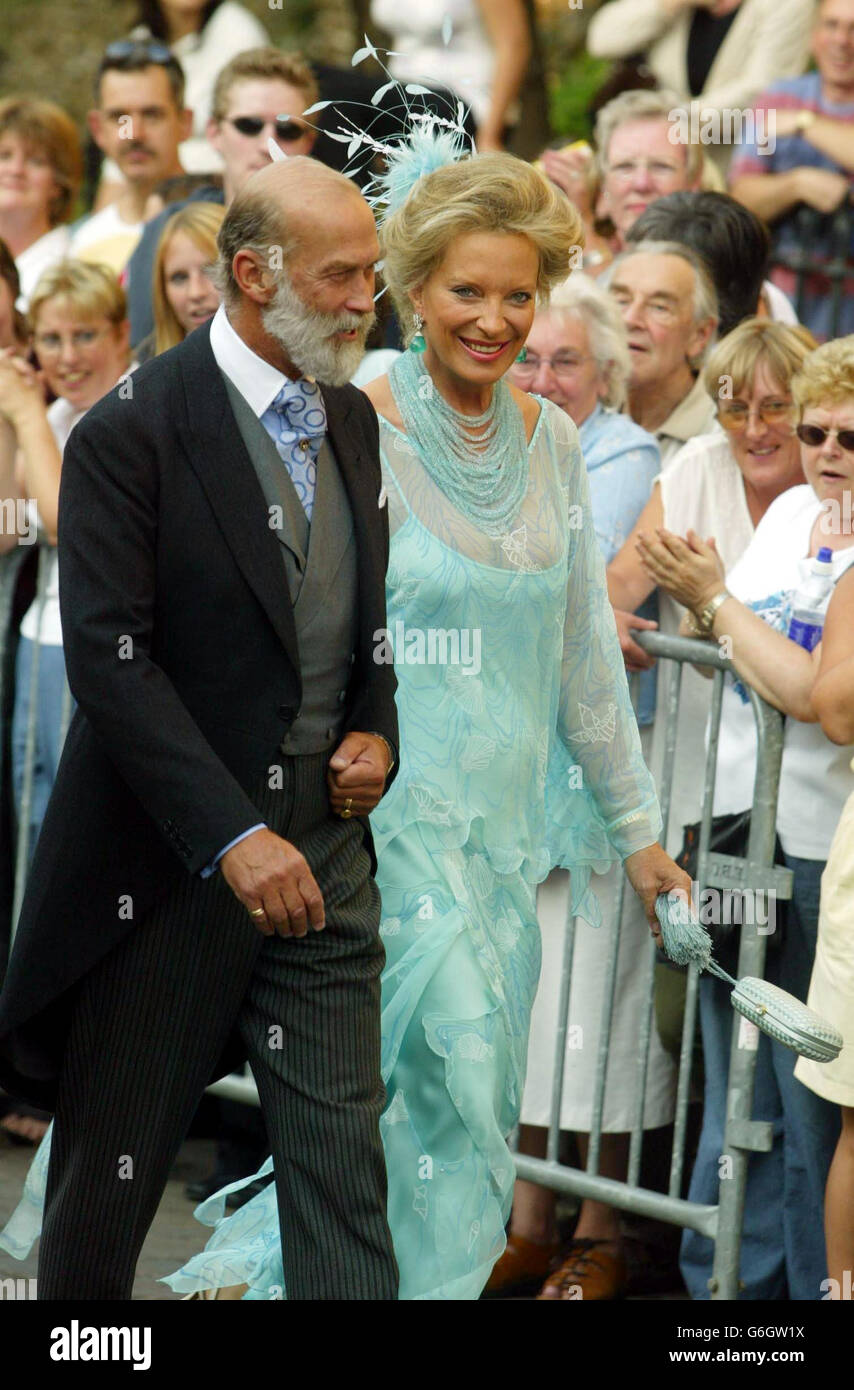 Il principe e la principessa Michele di Kent arrivano alla chiesa di Santa Maria, Bury St Edmunds, Suffolk per il matrimonio di ben Goldsmith e Kate Rothschild. Foto Stock