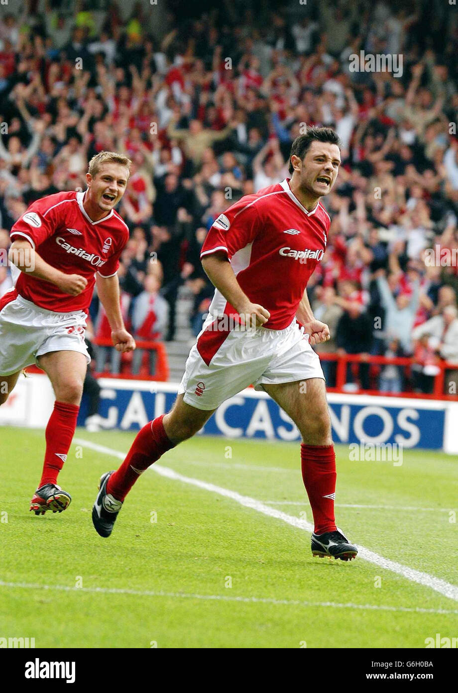 Andy Reid di Forest celebra il suo obiettivo contro Derby, durante la loro partita di Nationwide Division uno al City Ground di Nottingham. NESSUN UTILIZZO NON UFFICIALE DEL SITO WEB DEL CLUB. Foto Stock