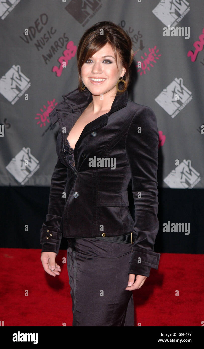 Kelly Clarkson, cantante statunitense di Idol, arriva per i MTV Video Music Awards alla radio City Music Hall di New York, USA. Foto Stock