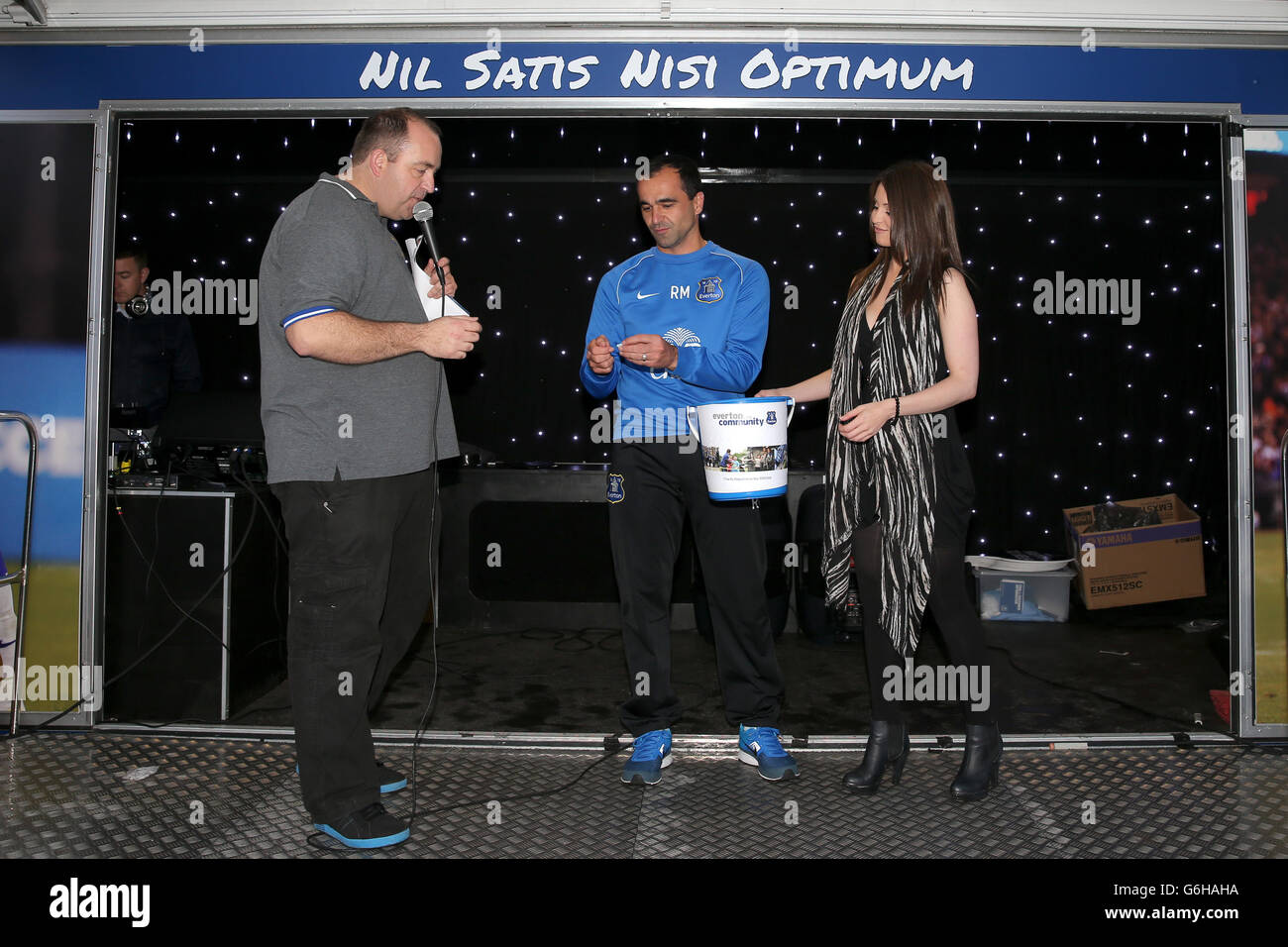 Calcio - U21 Barclays Premier League - Everton / Chelsea - Goodison Park. Roberto Martinez, direttore di Everton, sul palco all'esterno del Goodison Park Foto Stock